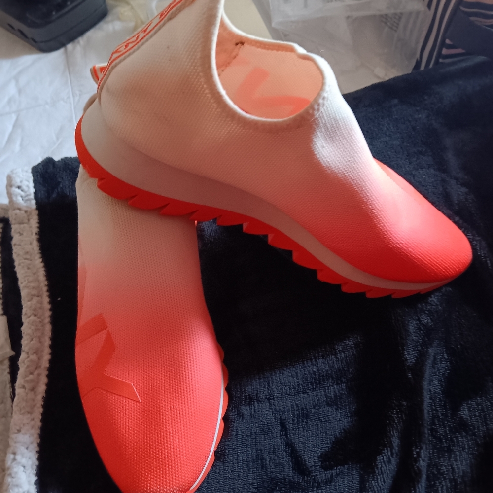 DNKY Tennis Shoes Size